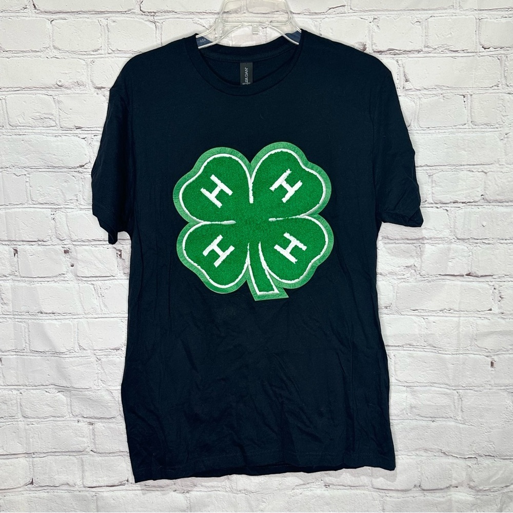 Gildan soft style short sleeve black 4-H chenille patch t-shirt